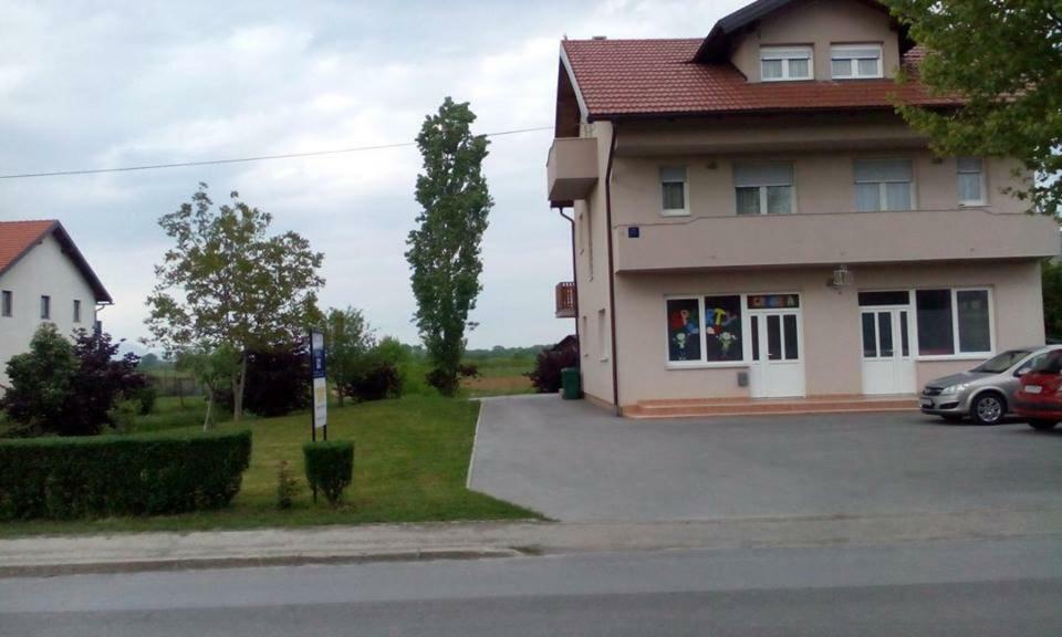 Kuc Kuc Apartmani Karlovac Esterno foto